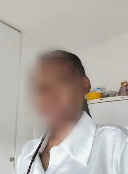 Aada, 34