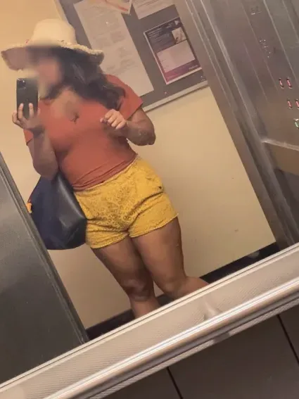 Elsa, 34