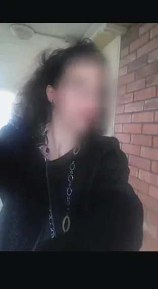 Emmi, 33