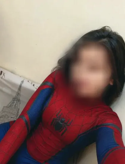 Olivia, 25
