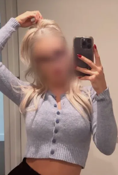 Sanni, 25