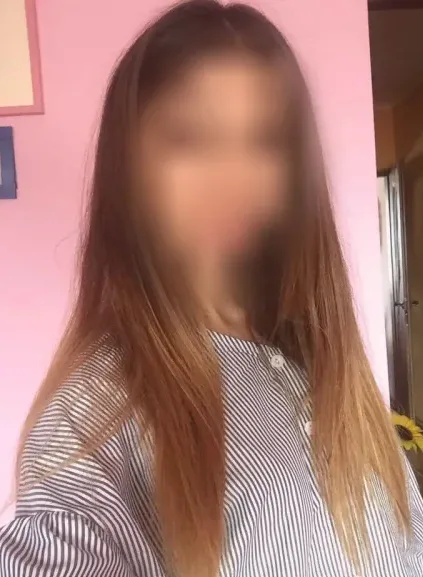 Sari, 28