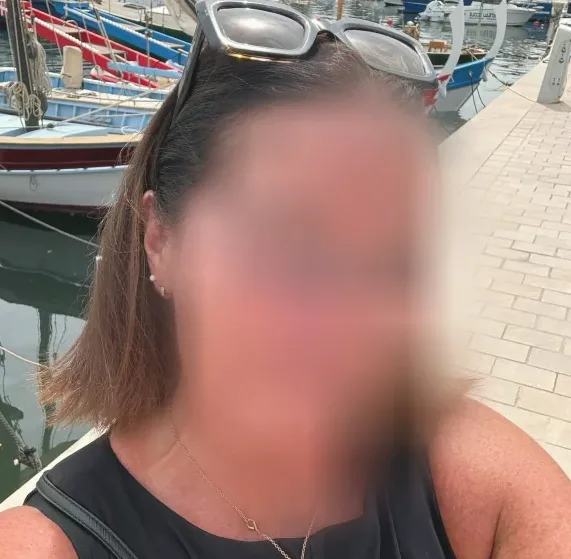 Ulla, 32
